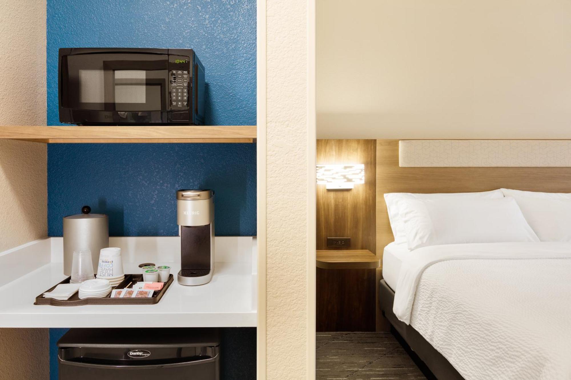 Holiday Inn Express Toledo North By Ihg Exterior foto